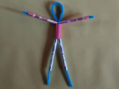 Figur aus Geldscheinen