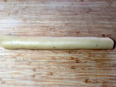 Marzipanrohmasse verarbeiten