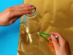 Baumkugeln aus Goldfolie