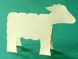 ein Schaf aus Tonpapier