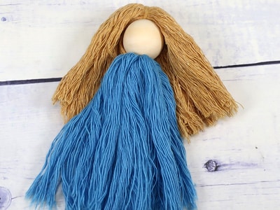 Puppe aus Makramee Garn